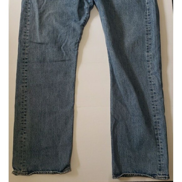 Levis 501 Jeans Mens 38x32 Blue Straight Original Button Fly Med Wash Denim - Picture 4 of 11